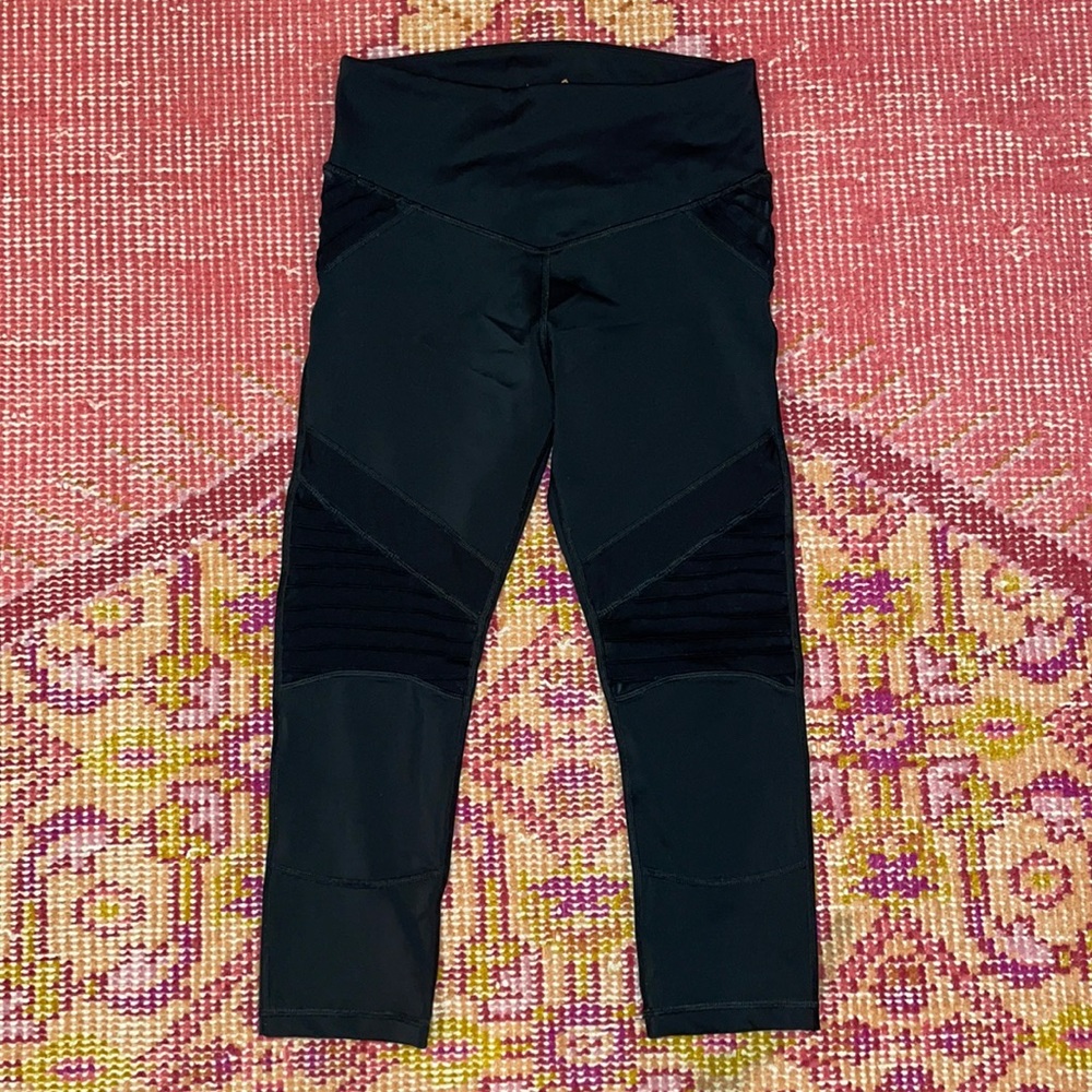 L’urv (Carbon38) Black Moto Crop Leggings SZ S EUC